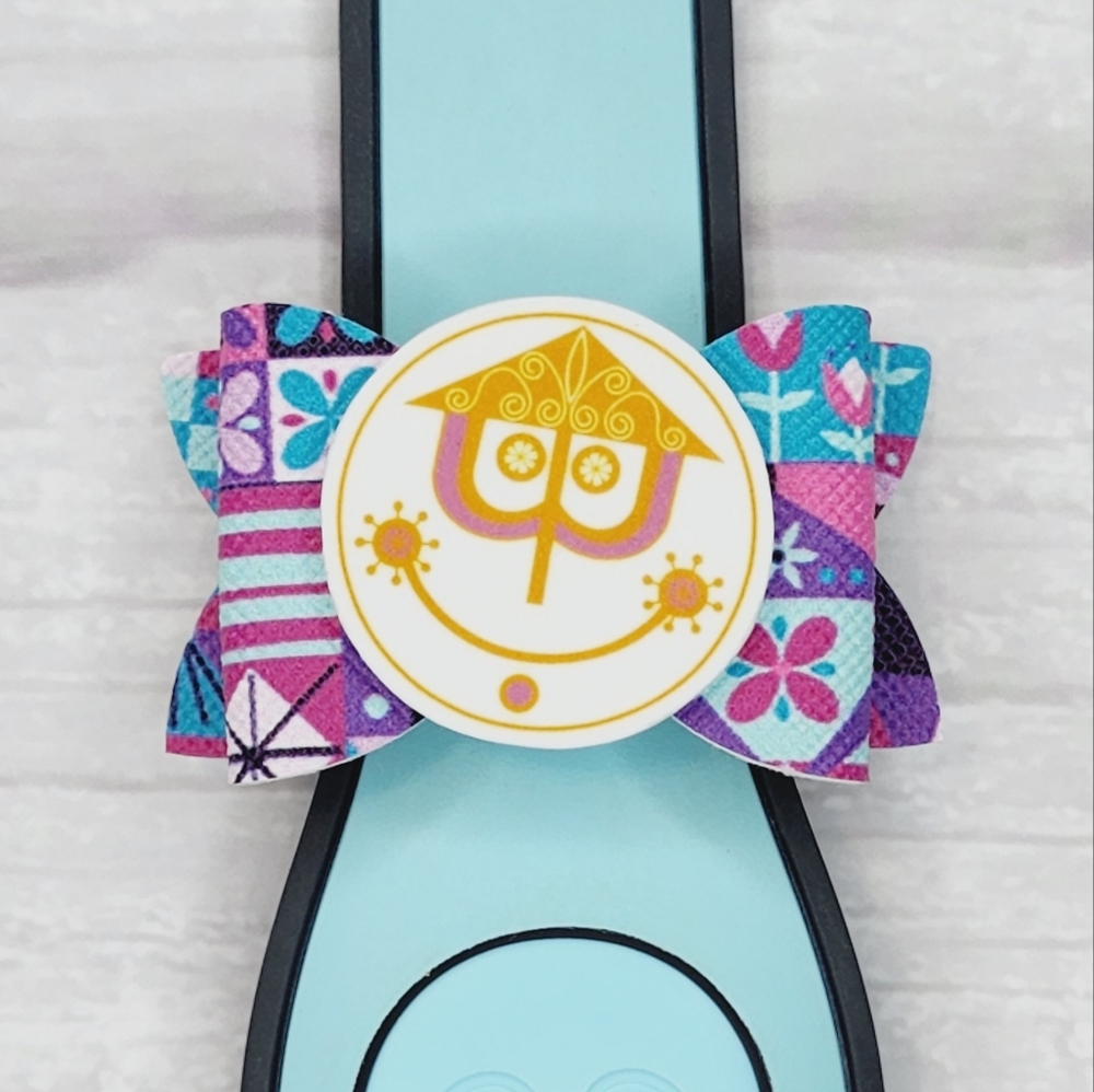 Small World Clock Band Bow
